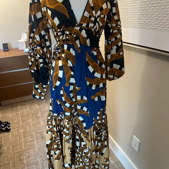 FARM Rio Orange and Black Long Sleeve Dress - Picture 7 of 12